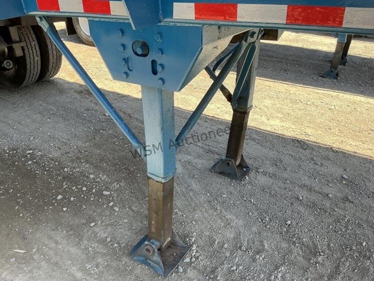 2014-versa-v-bottom-spreader-trailer-image-15