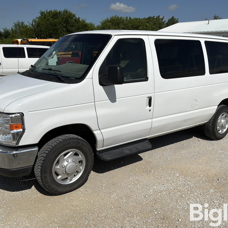 2014 FORD E350 XLT