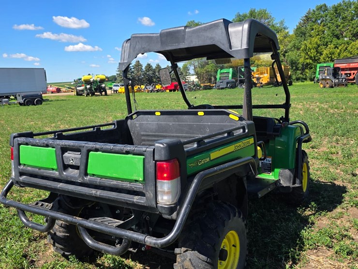 john-deere-gator-image-3