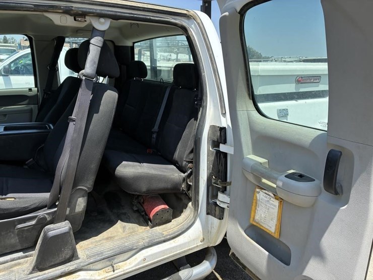 2012-gmc-sierra-2500-image-16