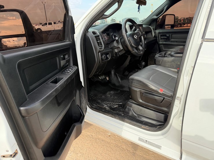 2024-dodge-3500-image-13