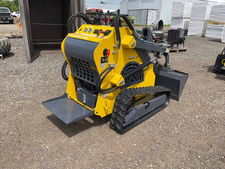 #2825-•-2026-landhero-mini-skid-steer-loader-image-5