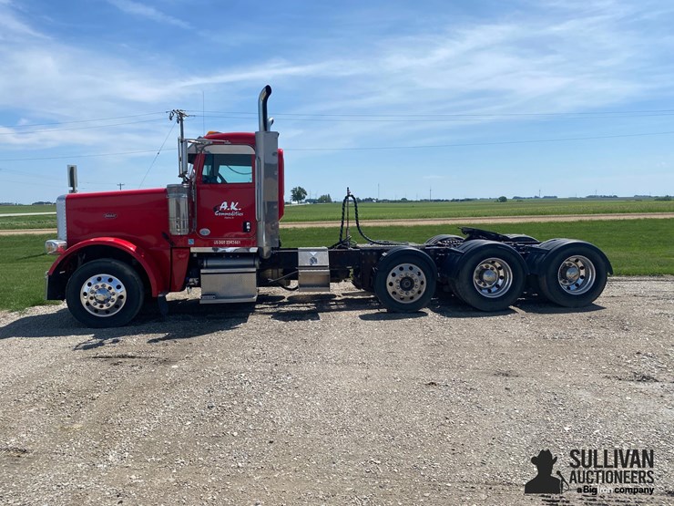 2014-peterbilt-388-image-8