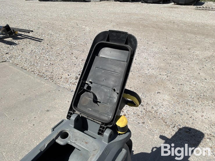 karcher-professional-floor-cleaner-image-16