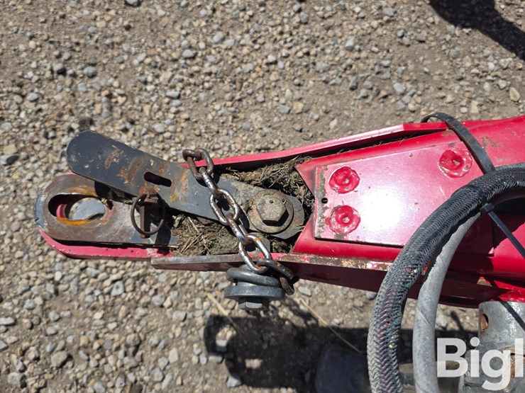 2011-massey-ferguson-2846a-image-9