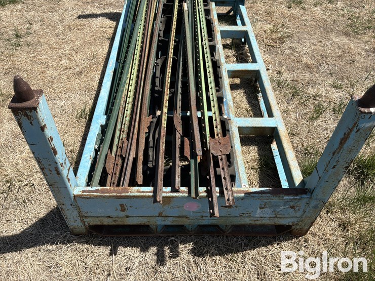 shipping-stand-&-t-posts-image-9