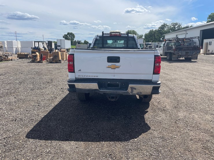 2017-chevrolet-3500hd-image-3