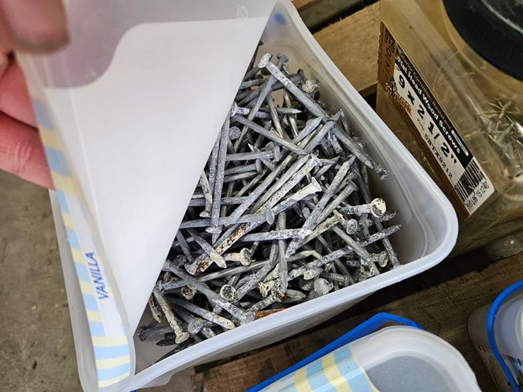 #107-•-pallet-of-assorted-fasteners-image-10