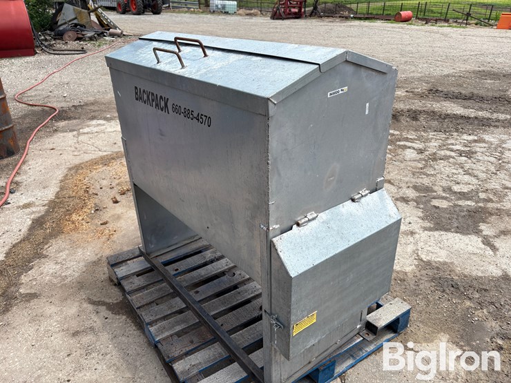backpack-400-lb-utv-cake-feeder-image-1