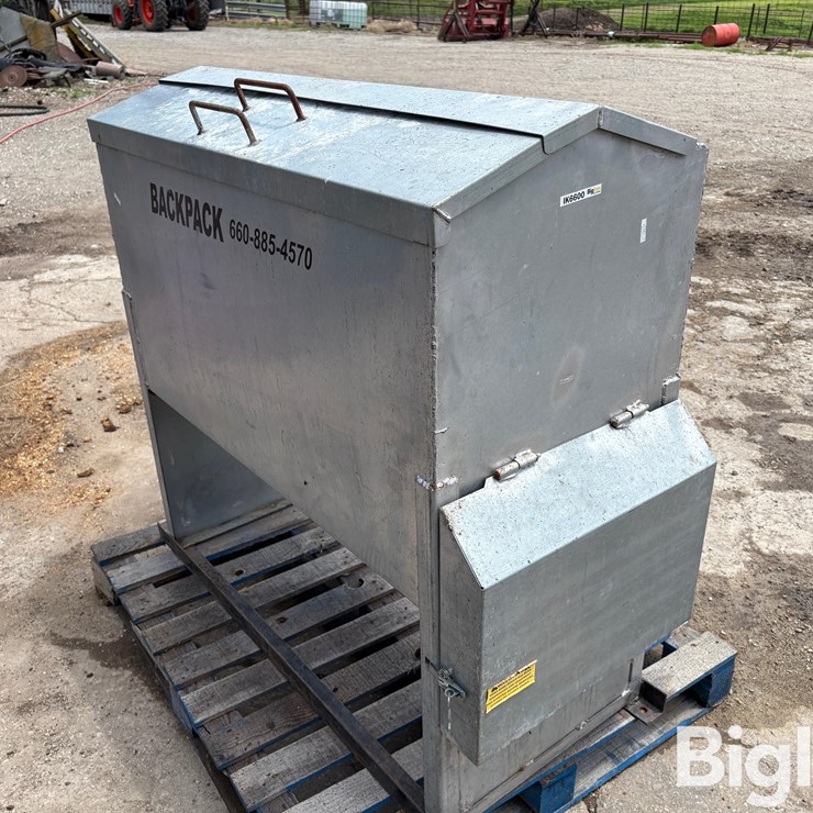 Backpack 400 Lb UTV Cake Feeder
