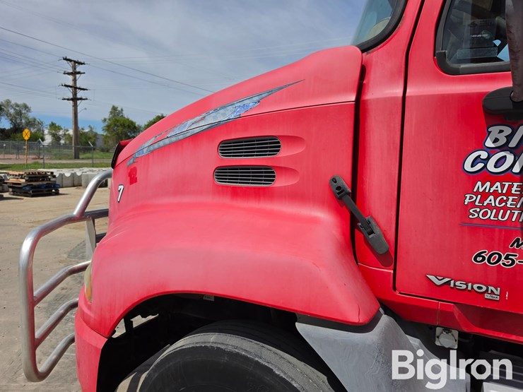 2006-mack-cxn613-vision-tri/a-truck-tractor-image-15