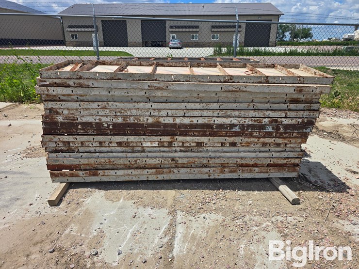 8'-concrete-wall-forms-image-2