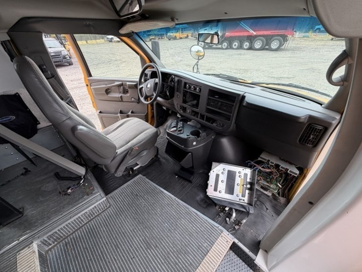 2008-chevrolet-express-school-bus-image-23