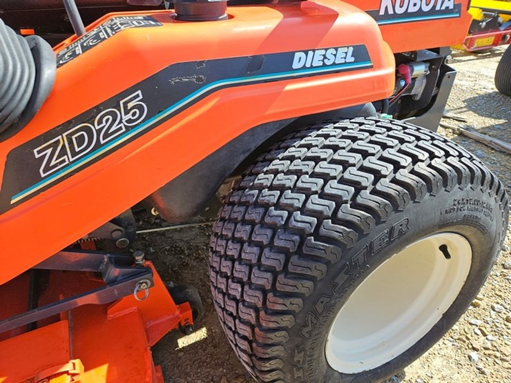 kubota-zd25-image-14