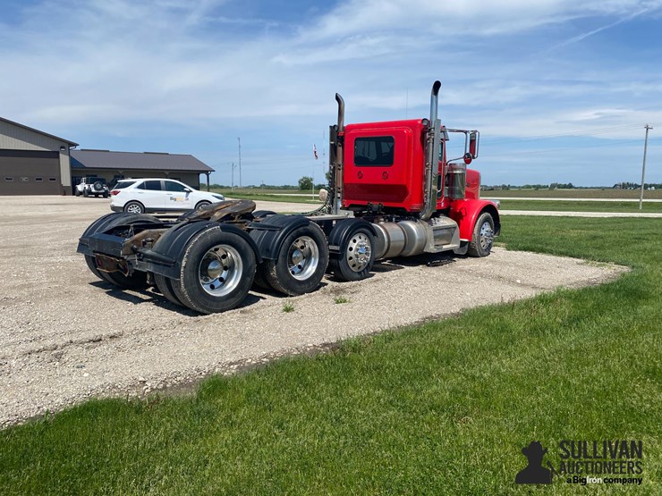 2014-peterbilt-388-image-5