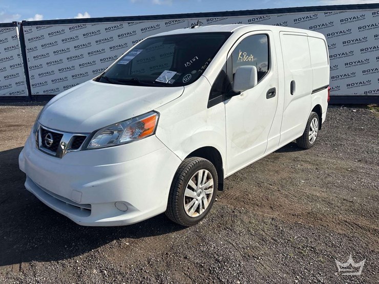 2016-nissan-nv200-image-1