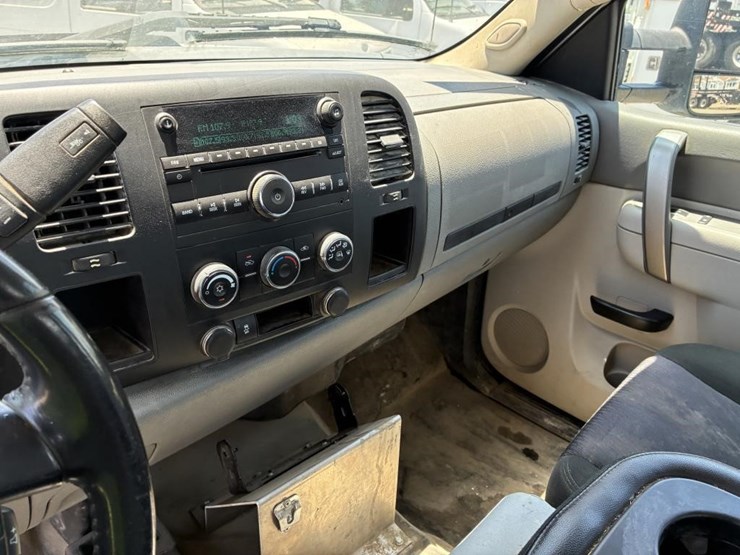 2012-gmc-sierra-2500-image-18