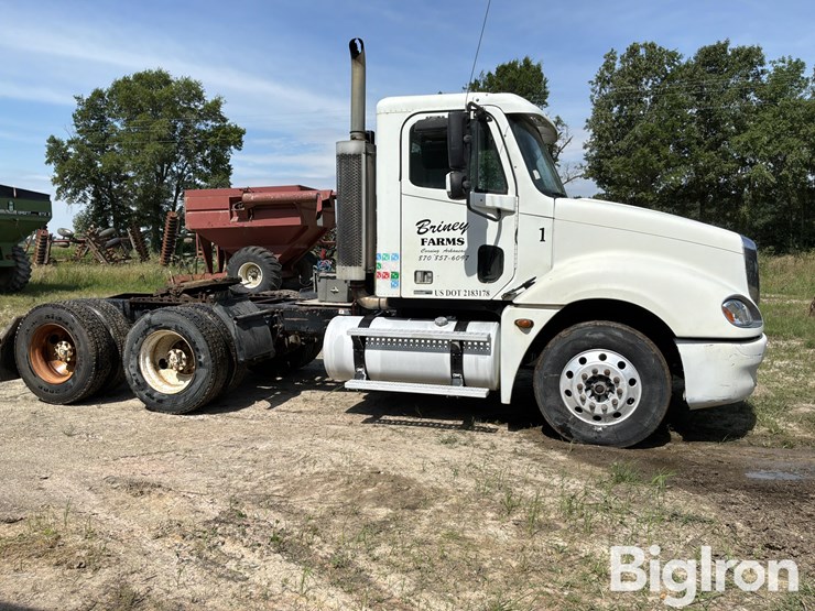 2005-freightliner-columbia-120-image-4
