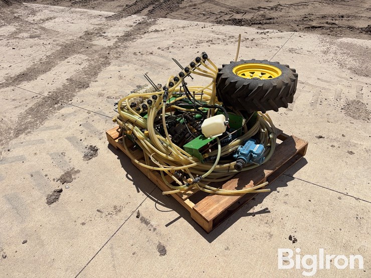 john-blue-24r30-liquid-fertilizer-system-image-3