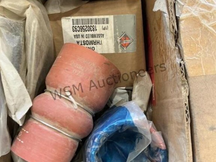 pallet-of-rebuilt-international-truck-radiators-image-6