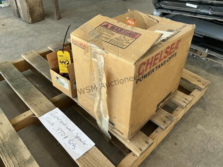 international-spreader-truck-pto-&-parts-image-2