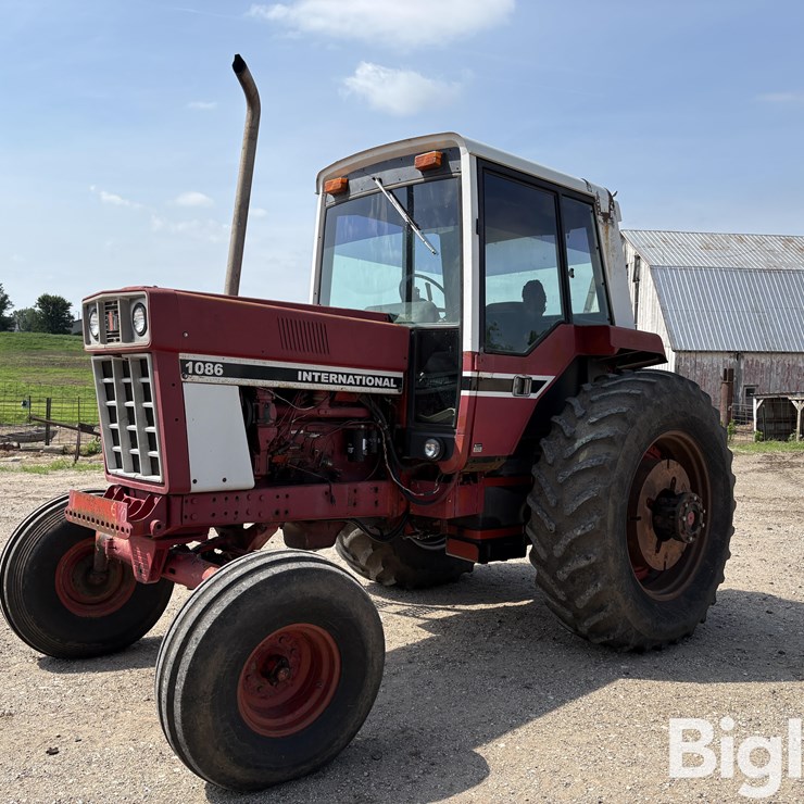 1981 INTERNATIONAL 1086