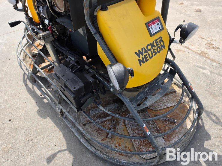 wacker-neuson-crt36-ride-on-trowel-image-19