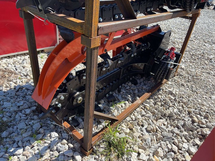 skid-steer-trencher-attachment-model-d39-image-4