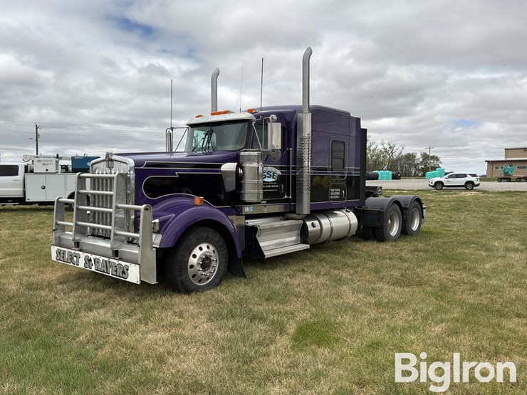2019-kenworth-w900-image-1