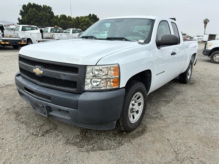 2011-chevrolet-1500-image-1