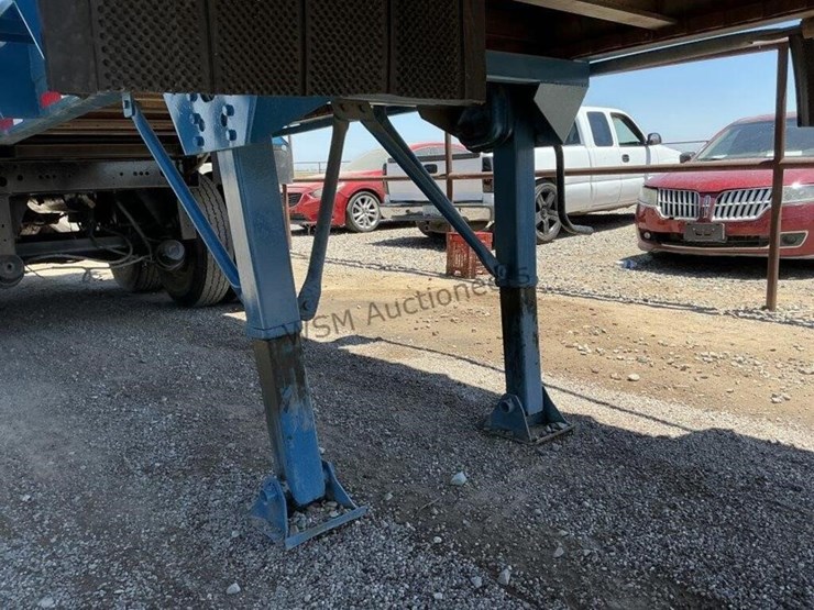 2009-versa-v-bottom-spreader-trailer-image-12
