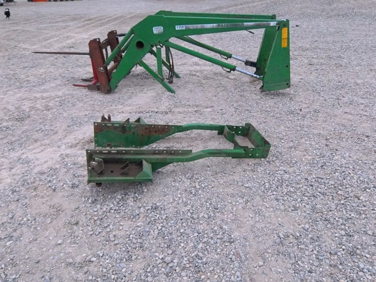 #2047-•-farmhand-f258-loader-image-2