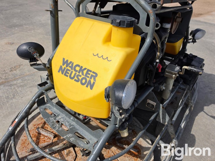 wacker-neuson-crt36-ride-on-trowel-image-10
