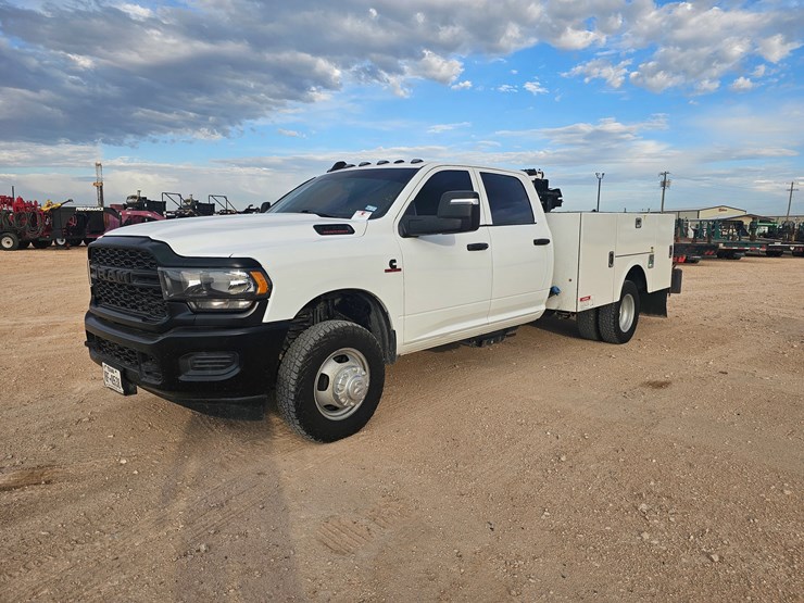 2024-dodge-3500-image-3