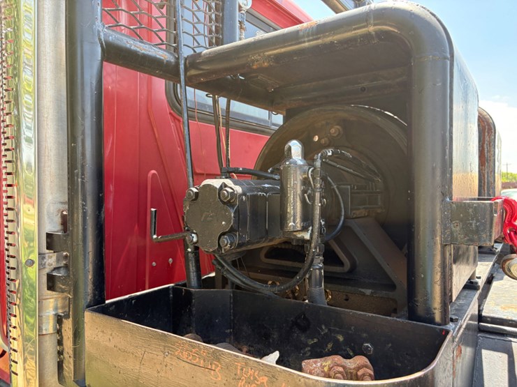 2009-mack-granite-t/a-daycab-winch-bed-truck-image-7