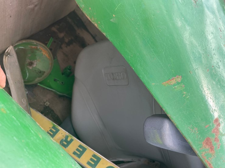 john-deere-3010-image-7