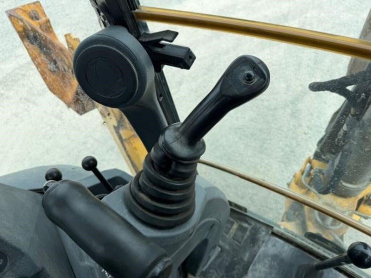 2018-deere-310sl-image-18