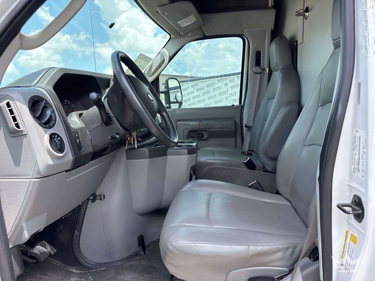 2014-ford-e450-image-8