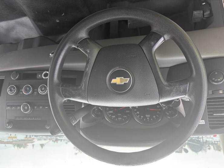 2011-chevrolet-2500hd-image-11