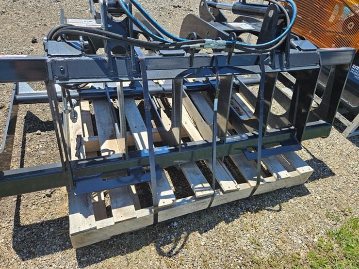 #324-•-2026-stout-66-9-skid-steer-66"-grapple-bucket-image-13