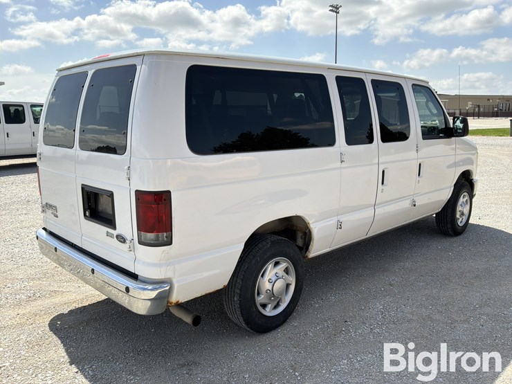 2010-ford-e350-xlt-image-5