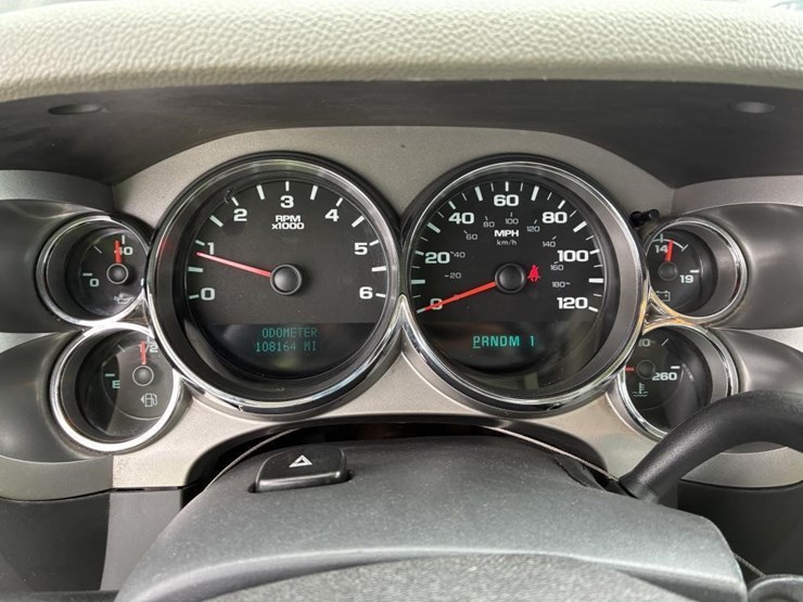 2011-chevrolet-silverado-2500-image-15