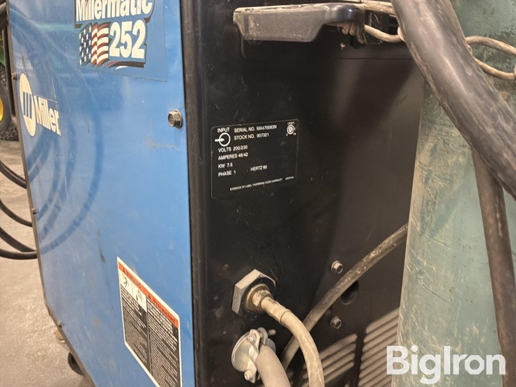 miller-millermatic-252-wire-welder-image-17