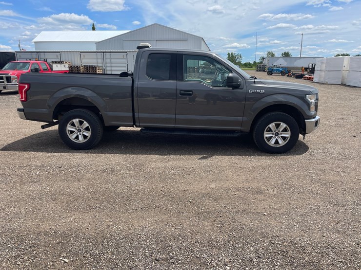 2015-ford-f150-xlt-image-4
