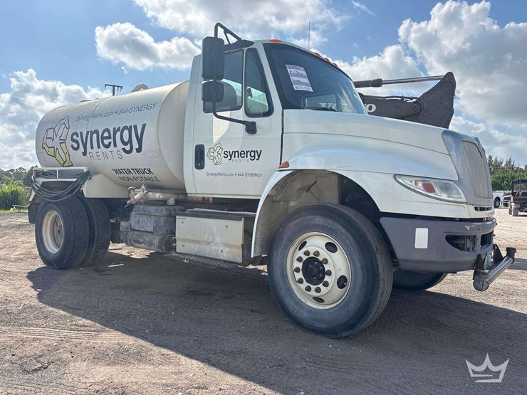 2018-international-durastar-4300-image-2