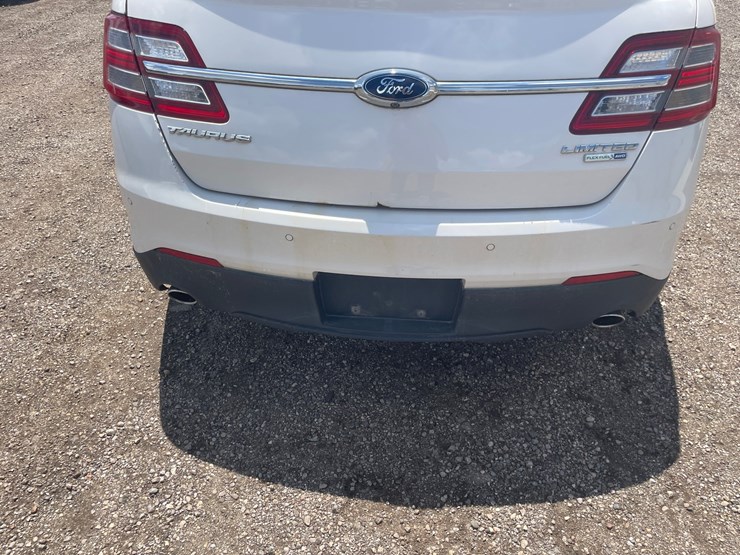 #2858-•-2015-ford-taurus-limited-(has-wi-title)-image-20