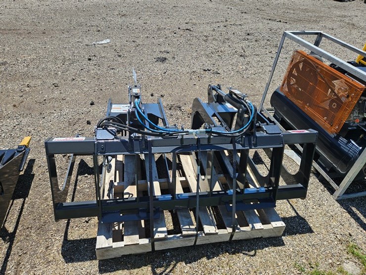 #324-•-2026-stout-66-9-skid-steer-66"-grapple-bucket-image-4