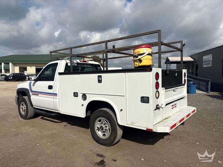 2005-gmc-sierra-2500hd-image-4