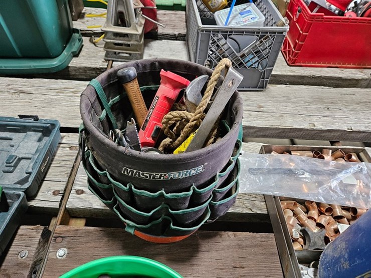 #141-•-large-assortment-of-hand-tools-image-4