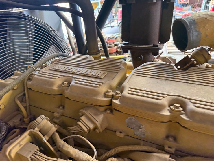 2009-caterpillar-c15-image-8